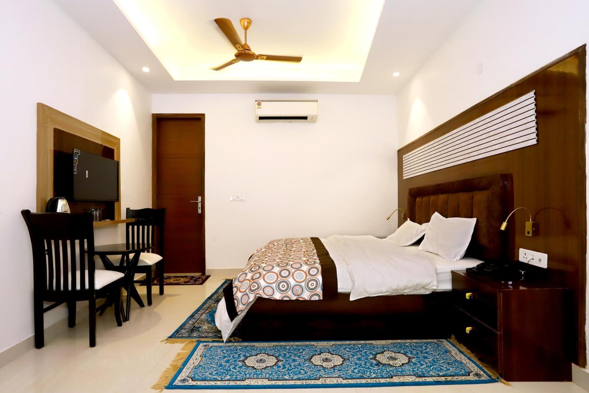 Vrindavan Guest House New Delhi Bagian luar foto