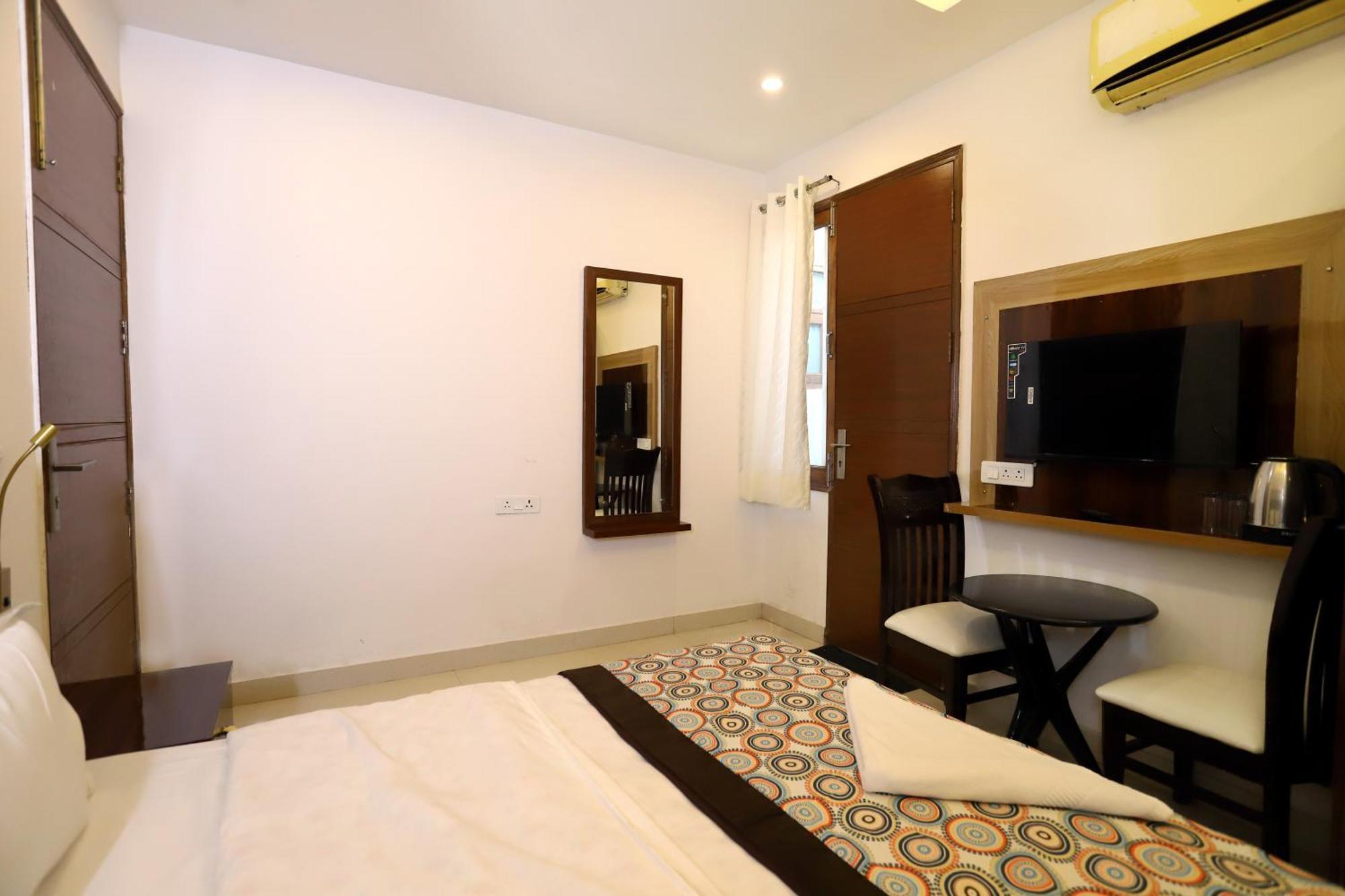 Vrindavan Guest House New Delhi Bagian luar foto